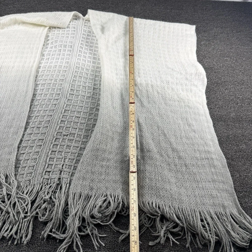 Open‎ front gray white knit cardigan poncho shrug one size Ombré